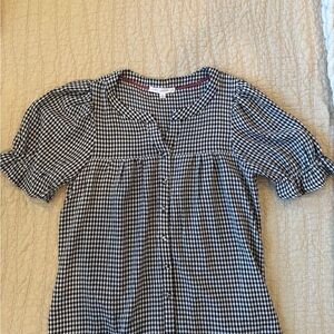 Chic Checkered Blouse in Black and White